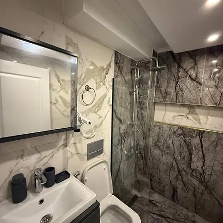 דירה Cozy 1br Basement Close To Metro *